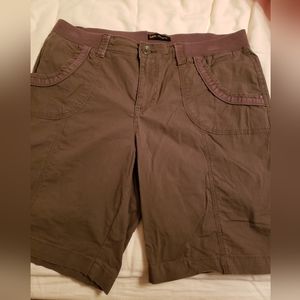 Lee Mid Rise Fit shorts